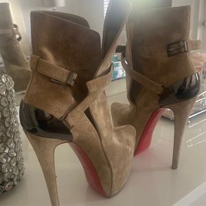 Christian Louboutin Ankle boots / Honey grayish/ used